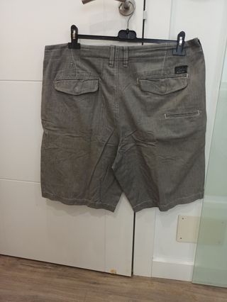Bermuda Billabong gris XL - Como nueva
