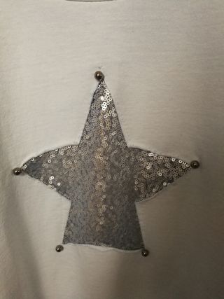 Sweater azul claro con estrella y manga larga