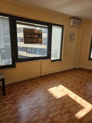 Oficina en venta en Playa Bajadilla - Puertos en Marbella