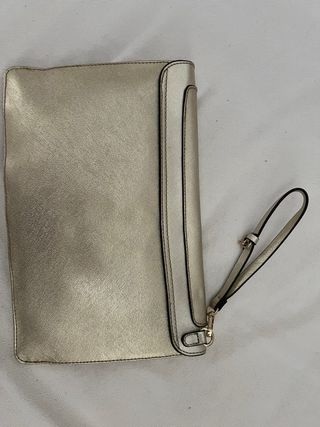 Bolso sobre Guess dorado