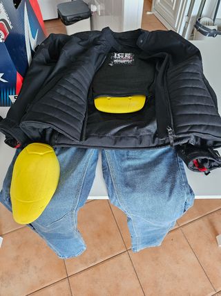 Casco Shark XS + ropa moto