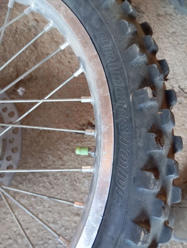 Rueda delantera RM250 