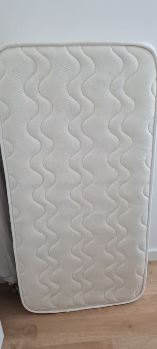 Cuna bebe + colchon + fundas impermeables