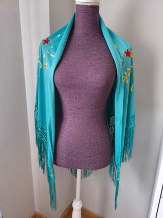 Mantón Flamenca turquesa bordado