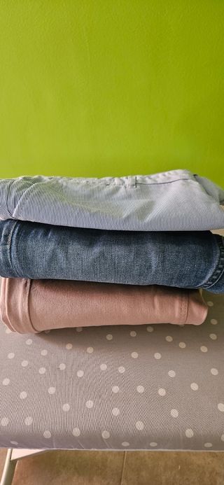 3 Pantalones premamá: 2 talla 40, 1 talla 42