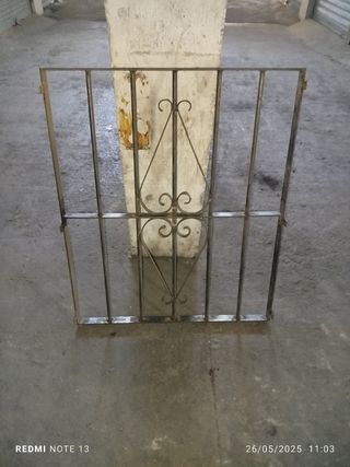 Reja ventana hierro forja.