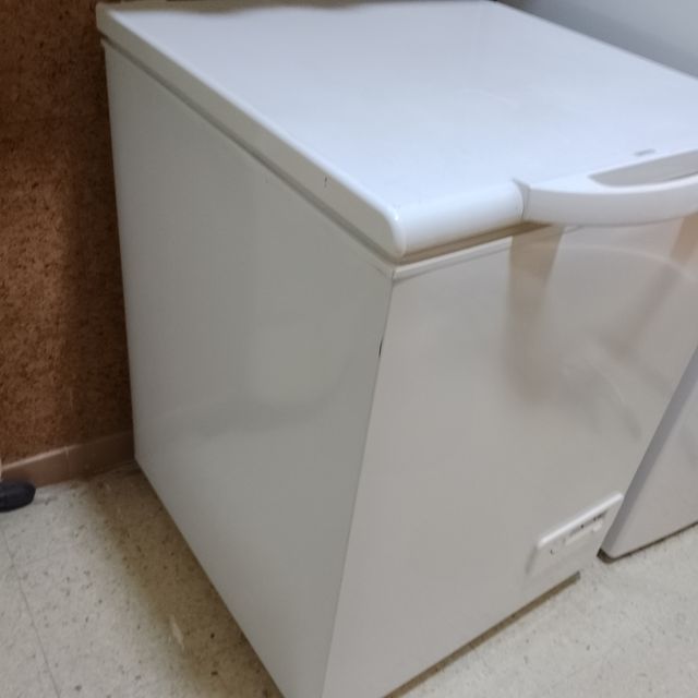 Congelador Zanussi 140L - ZFC620WAP Molt bon estat