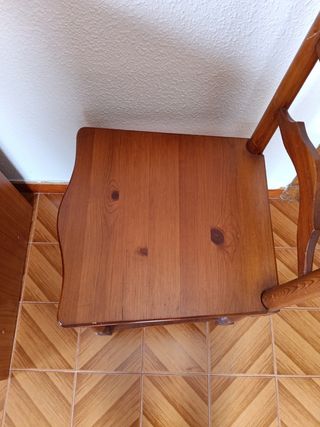 Silla madera antigua.