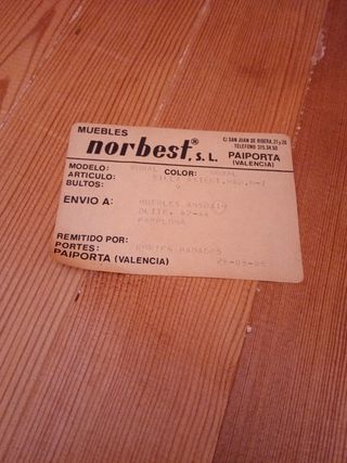 Silla madera antigua.