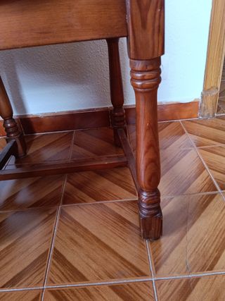 Silla madera antigua.