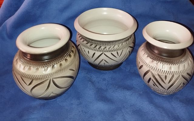 Set di 3 vasi nuovi di terracotta