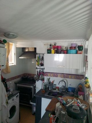 Vendo piso 45m², 3 habitaciones +  baños, cocina.