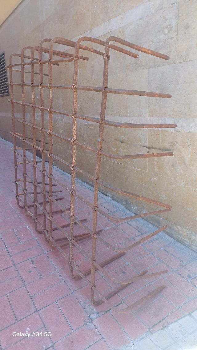 Reja antigua de hierro forjado