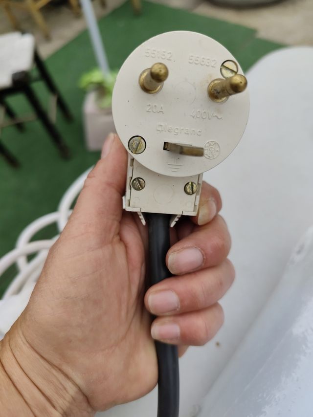 2 prese multiple e prese elettriche