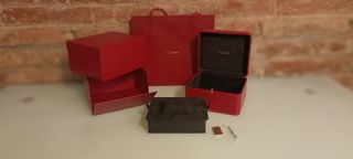 Caja reloj Cartier roja