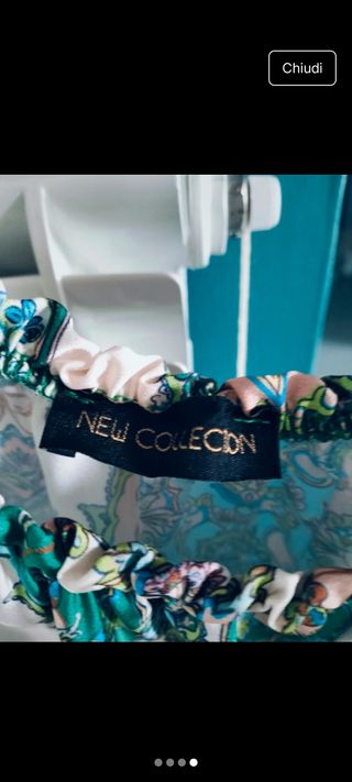 Canotta estiva multicolor con fiocco sulla spalla