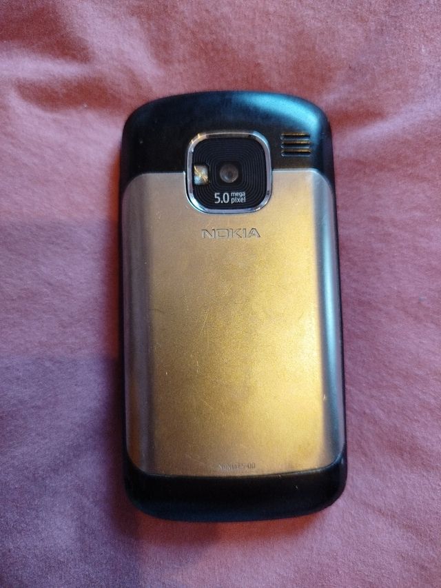Nokia E5 - Teléfono móvil
Sin batería 