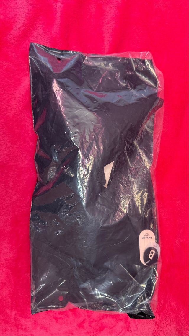 Sujetador negro push-up con etiquetas