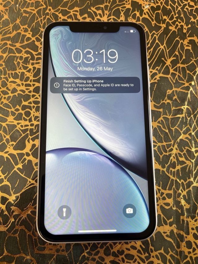 iPhone XR blanco impecable