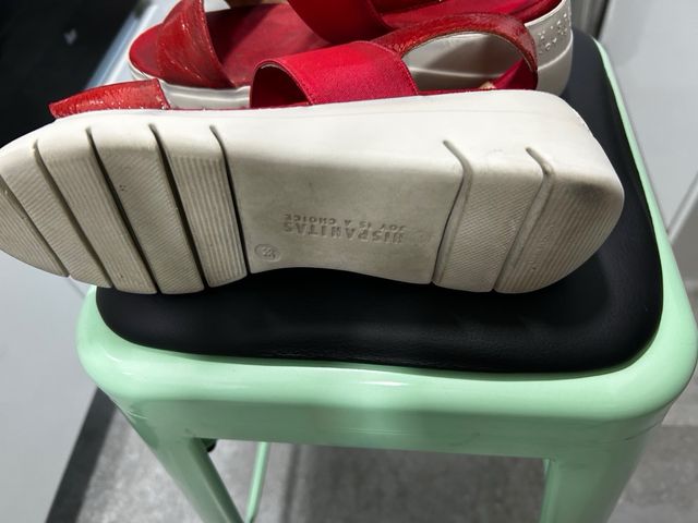 Sandalias rojas piel