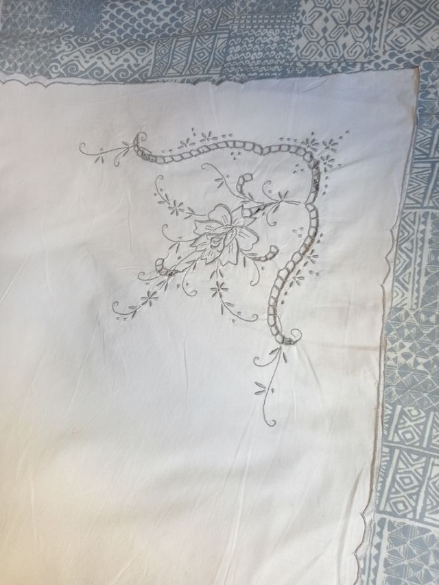 Mantel grande antiguo rectangular. Algodon.