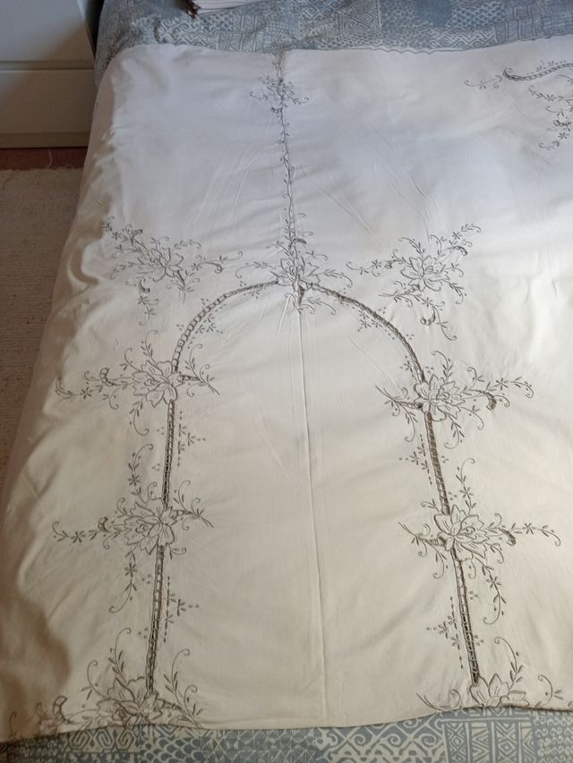 Mantel grande antiguo rectangular. Algodon.