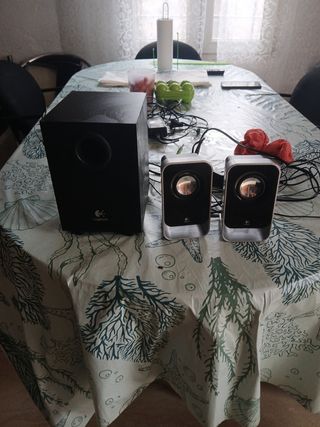 Altavoces Logitech 2.1