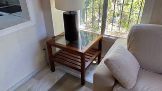 Mesa esquinera madera teca y cristal