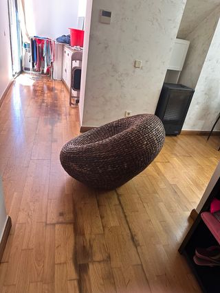 Sillón mimbre marrón