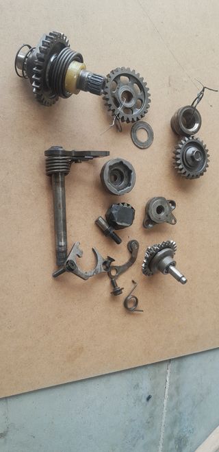 Partes de lado embrague SUZUKI RM 250.