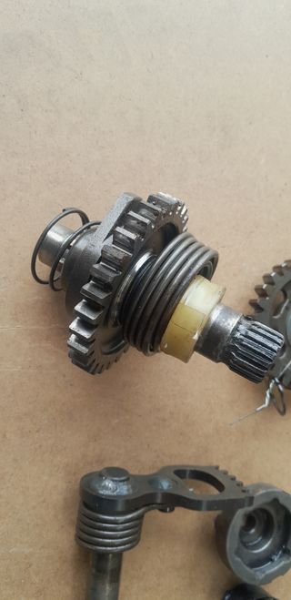 Partes de lado embrague SUZUKI RM 250.