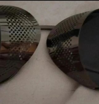 Good Omens: Gafas de sol Steampunk de Crowley.