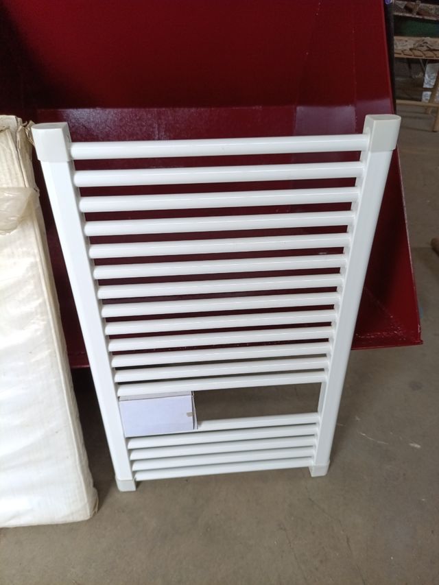 Radiador toallero de agua  para baño