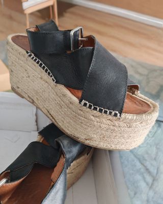 Sandalias cuña negras piel nº38