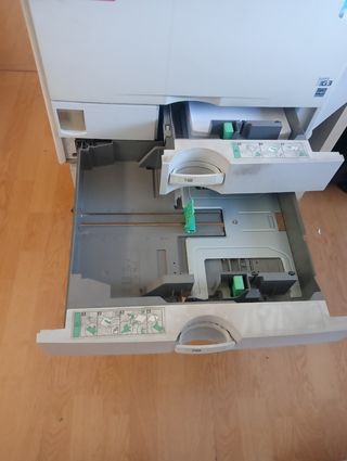 Ricoh MP C2050: Impresora Multifunción