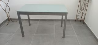 Mesa y 4 sillas cristal-metal