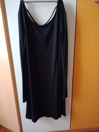 Vestido negro cruzado espalda