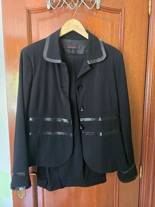 Traje mujer negro