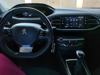 Peugeot 308 2021