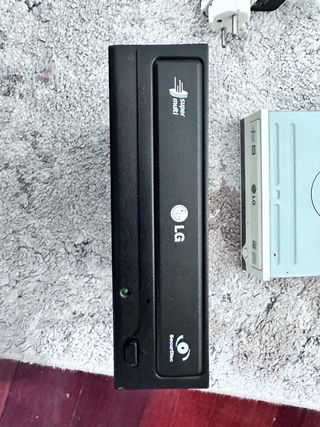 2 Lectoras/Grabadoras LG de CD.