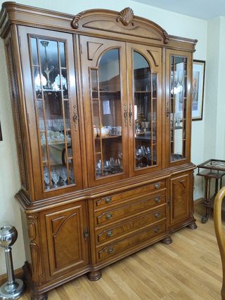 Vitrina antigua de madera