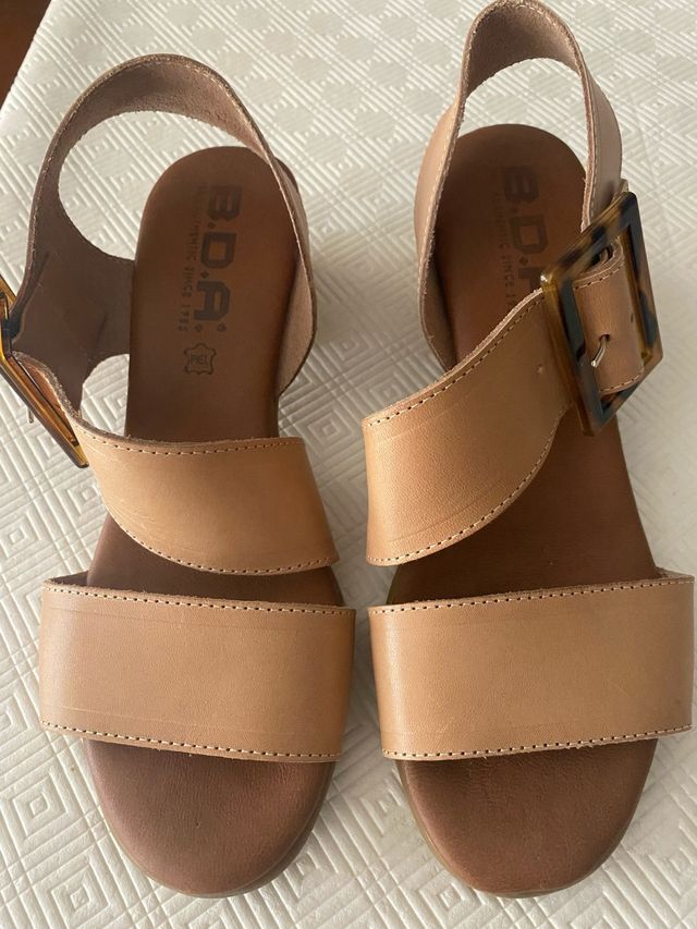 Sandalias BDA beige mujer