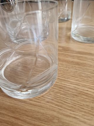 Cubitera con 6 vasos de cristal