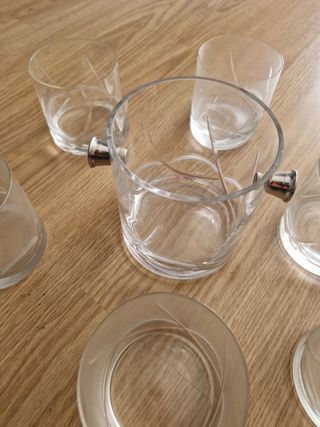 Cubitera con 6 vasos de cristal