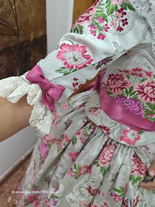 Traje de Fallera beige y rosa