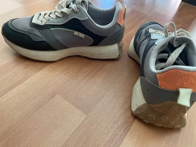 Zapatillas New Youth grises y naranjas - talla 38