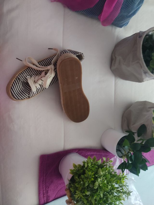 Zapatillas rayas blancas y negras - 40