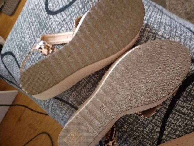 Zuecos plataforma serpiente