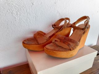 Sandalias plataforma marrón T.38
