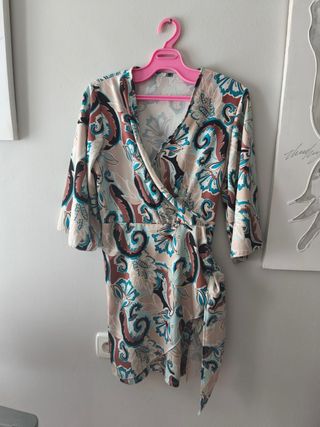 Vestido estampado azul y beige